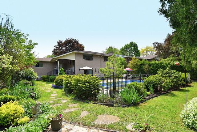 22 Delbrook Crt, House detached with 3 bedrooms, 3 bathrooms and 6 parking in Hamilton ON | Image 21