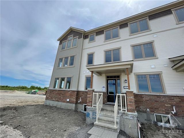 1682 Maple Grove Road, Townhouse with 4 bedrooms, 2 bathrooms and 2 parking in Ottawa ON | Image 1