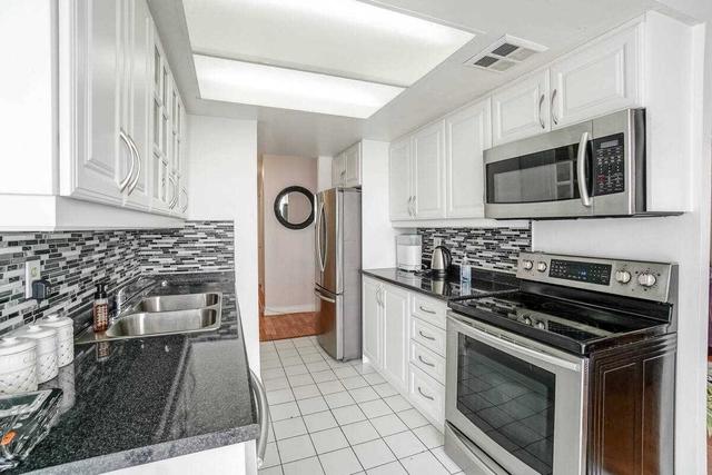 702 - 350 Webb Dr, Condo with 2 bedrooms, 2 bathrooms and 2 parking in Mississauga ON | Image 10