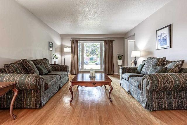 213 Slater Cres, House detached with 3 bedrooms, 2 bathrooms and 7 parking in Oakville ON | Image 14