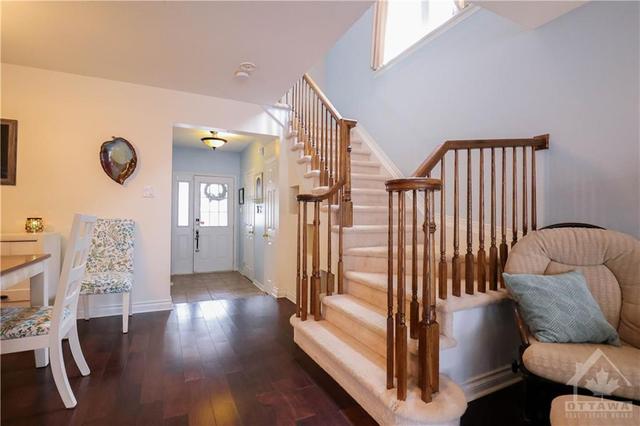 424 Evenwood Private, Townhouse with 3 bedrooms, 3 bathrooms and 2 parking in Ottawa ON | Image 5