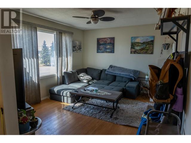 8616 87 Avenue, House detached with 5 bedrooms, 2 bathrooms and null parking in Fort St. John BC | Image 10