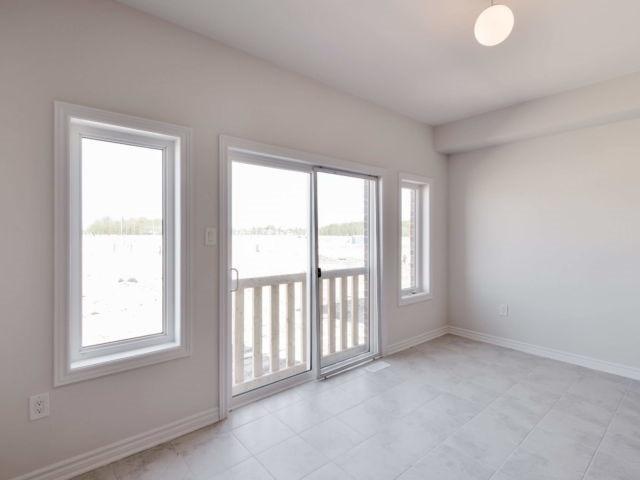 1002 Cole St, House detached with 3 bedrooms, 3 bathrooms and 4 parking in Innisfil ON | Image 7