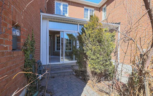 71 Cedarcrest Cres, House attached with 3 bedrooms, 4 bathrooms and 3 parking in Richmond Hill ON | Image 23