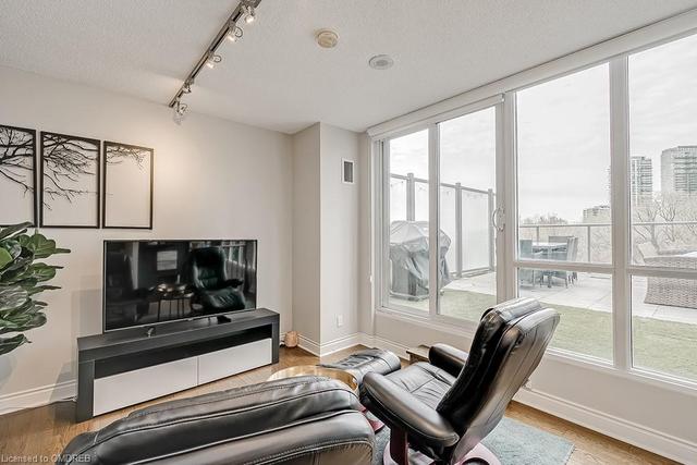 th5 - 2230 Lake Shore Boulevard W, House attached with 3 bedrooms, 2 bathrooms and 2 parking in Toronto ON | Image 16