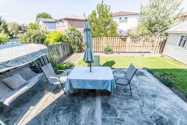 4323 Burnaby Crt, House detached with 3 bedrooms, 3 bathrooms and 5 parking in Mississauga ON | Image 31