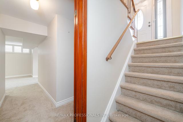 24 Brunner Dr, House detached with 3 bedrooms, 2 bathrooms and 3 parking in Toronto ON | Image 15