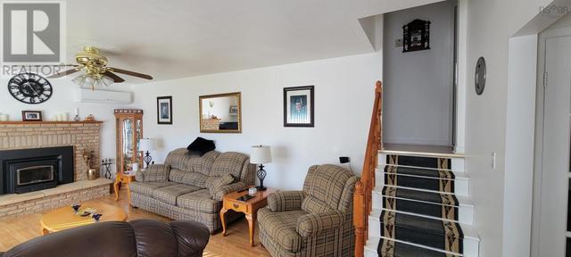 64 Holic Avenue, House detached with 3 bedrooms, 1 bathrooms and null parking in Cape Breton NS | Image 18