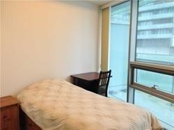 1002 - 14 York St, Condo with 2 bedrooms, 2 bathrooms and 1 parking in Toronto ON | Image 4