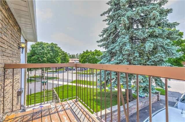246 Shawnee Circ, House semidetached with 3 bedrooms, 3 bathrooms and 2 parking in Toronto ON | Image 16