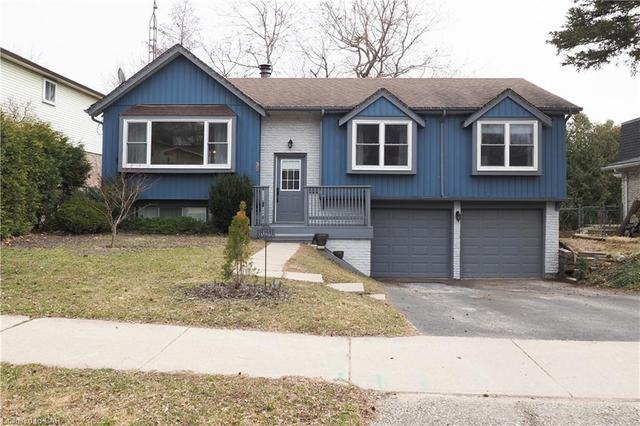 32 Woodridge Drive, House detached with 3 bedrooms, 2 bathrooms and 6 parking in Guelph ON | Image 2