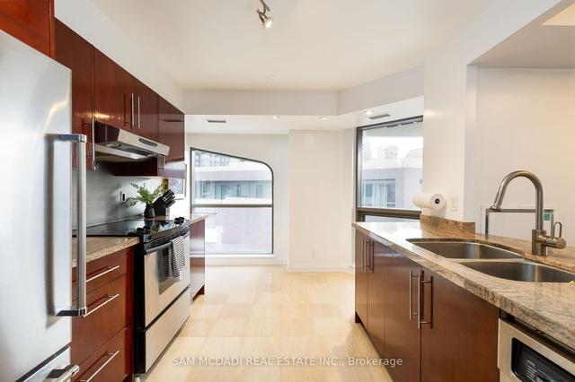 411 - 3 Mcalpine St, Condo with 1 bedrooms, 1 bathrooms and 1 parking in Toronto ON | Image 2