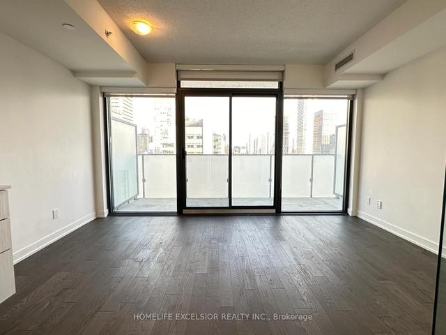 2014 - 25 Richmond St E, Condo with 1 bedrooms, 1 bathrooms and 0 parking in Toronto ON | Image 1