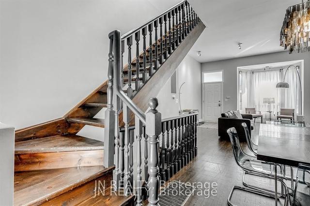 308 Harbord St, House semidetached with 3 bedrooms, 2 bathrooms and 0 parking in Toronto ON | Image 13