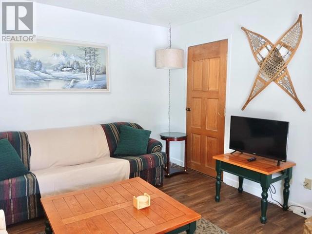 803 - 225 Clearview Road, House attached with 1 bedrooms, 2 bathrooms and 2 parking in Okanagan Similkameen I BC | Image 3