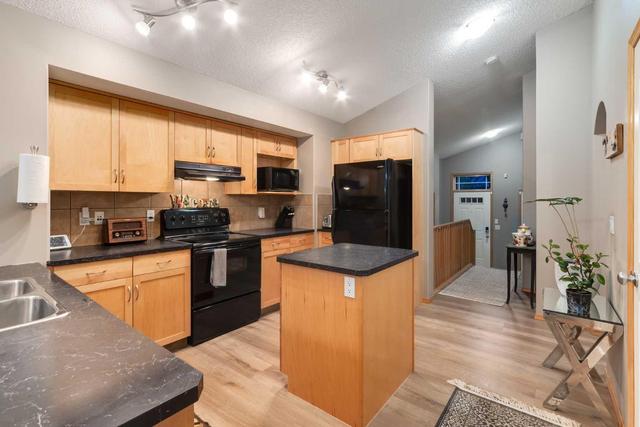 1960 New Brighton Drive Se, House detached with 4 bedrooms, 2 bathrooms and 4 parking in Calgary AB | Image 5