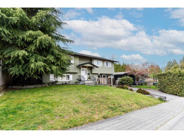 4789 207a Street, House detached with 4 bedrooms, 3 bathrooms and 6 parking in Langley BC | Image 2