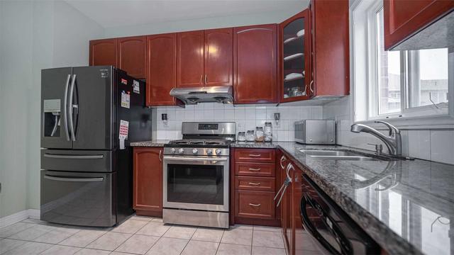39 Hadfield Circ, House detached with 4 bedrooms, 4 bathrooms and 6 parking in Brampton ON | Image 30