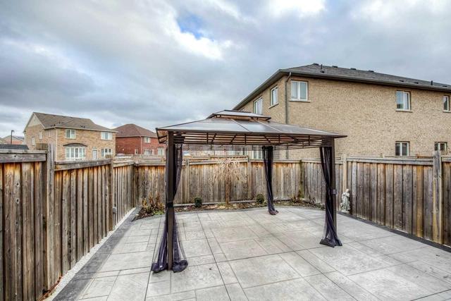 7416 Saint Barbara Blvd, House semidetached with 4 bedrooms, 4 bathrooms and 3 parking in Mississauga ON | Image 20