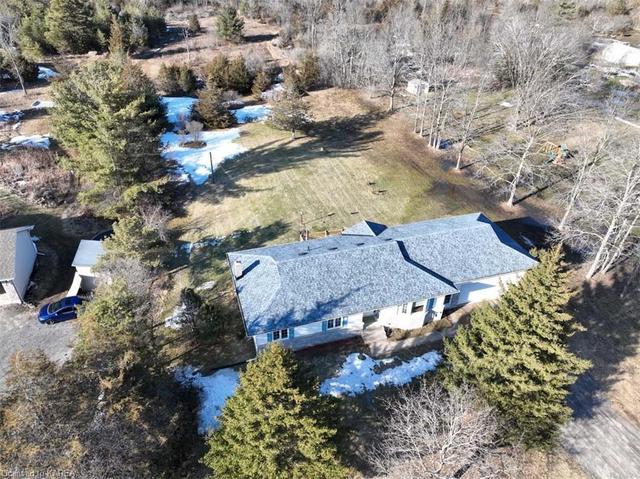 2416 Railton Road, House detached with 3 bedrooms, 3 bathrooms and 12 parking in South Frontenac ON | Image 2