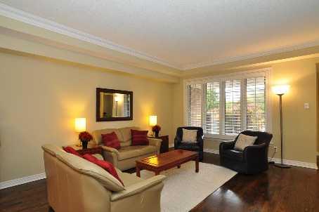 th125 - 2289 Lake Shore Blvd W, Townhouse with 2 bedrooms, 3 bathrooms and 2 parking in Toronto ON | Image 2