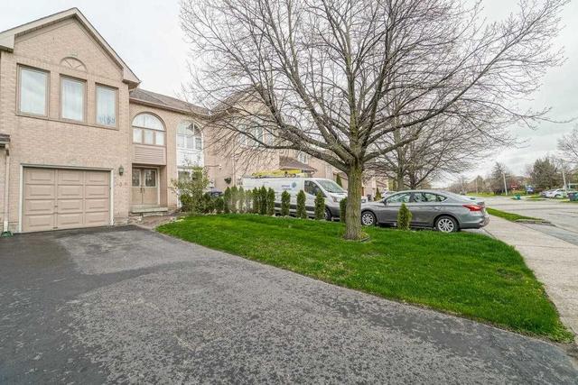 138 Richwood Cres, House attached with 3 bedrooms, 3 bathrooms and 3 parking in Brampton ON | Image 12