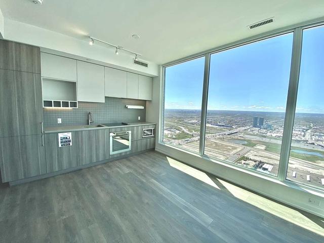 5610 - 5 Buttermill Ave, Condo with 2 bedrooms, 2 bathrooms and 0 parking in Vaughan ON | Image 6