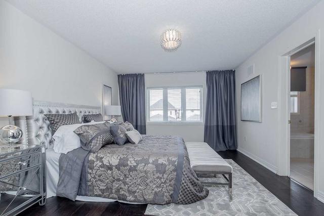 3233 Neyagawa Blvd, House attached with 3 bedrooms, 4 bathrooms and 2 parking in Oakville ON | Image 15