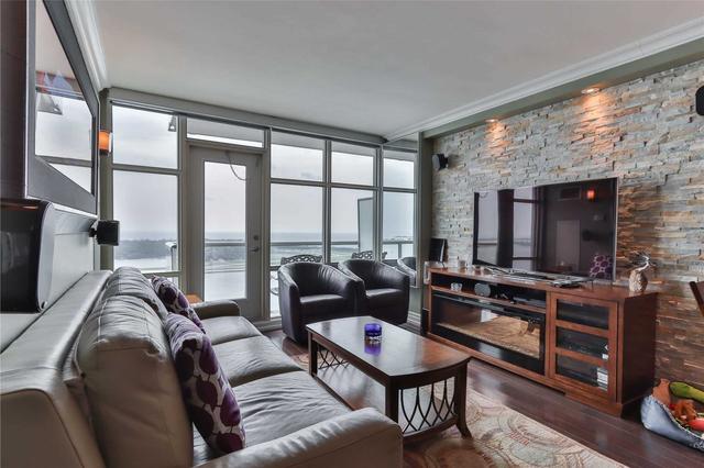 3910 - 35 Mariner Terr, Condo with 1 bedrooms, 1 bathrooms and 1 parking in Toronto ON | Image 10