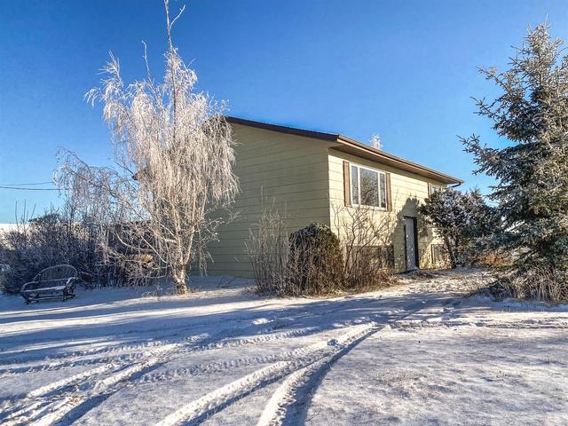80301 Range Road 73, House detached with 3 bedrooms, 2 bathrooms and null parking in Saddle Hills County AB | Image 12