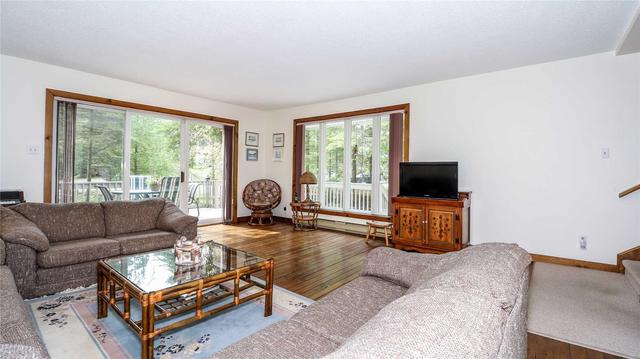 14 Elizabeth Dr, House detached with 3 bedrooms, 1 bathrooms and 8 parking in Wasaga Beach ON | Image 13