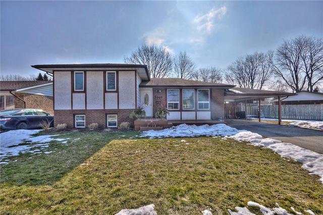 5940 Hillcrest Crescent, House detached with 4 bedrooms, 2 bathrooms and 2 parking in Niagara Falls ON | Image 1