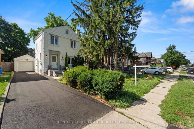 547 Melrose Ave, House detached with 3 bedrooms, 3 bathrooms and 4 parking in Toronto ON | Image 1