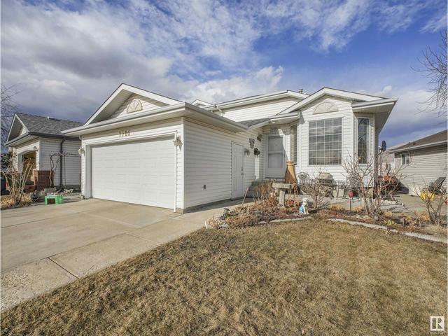 7716 154 Av Nw, House detached with 4 bedrooms, 3 bathrooms and null parking in Edmonton AB | Image 2