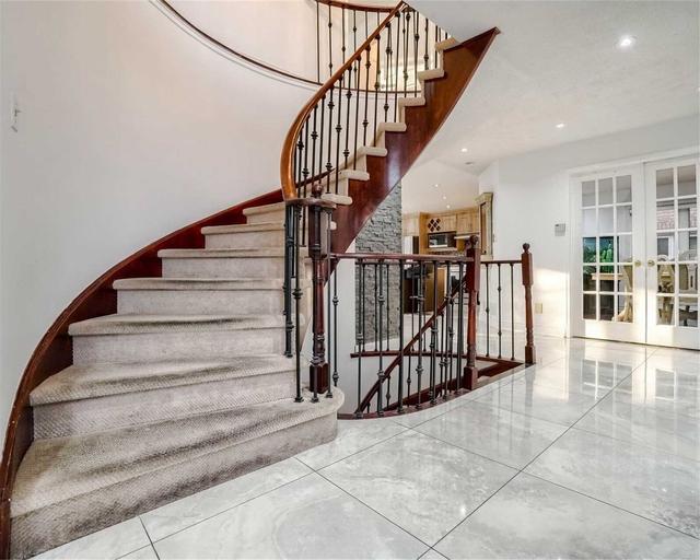 2 Appleton Tr, House detached with 4 bedrooms, 4 bathrooms and 4 parking in Brampton ON | Image 10