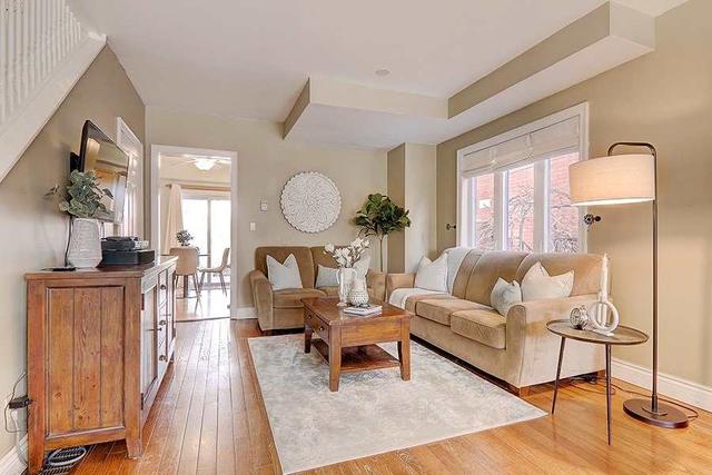 3 Inwood Ave, House detached with 3 bedrooms, 2 bathrooms and 2 parking in Toronto ON | Image 9