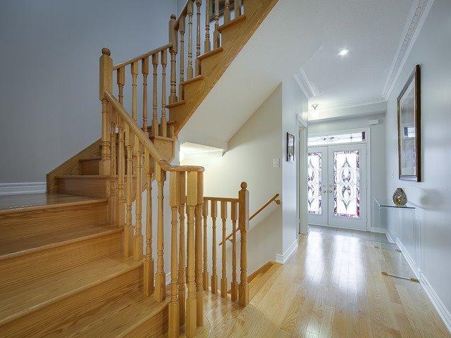 213 Shelbourne Dr, House detached with 4 bedrooms, 4 bathrooms and 4 parking in Vaughan ON | Image 2