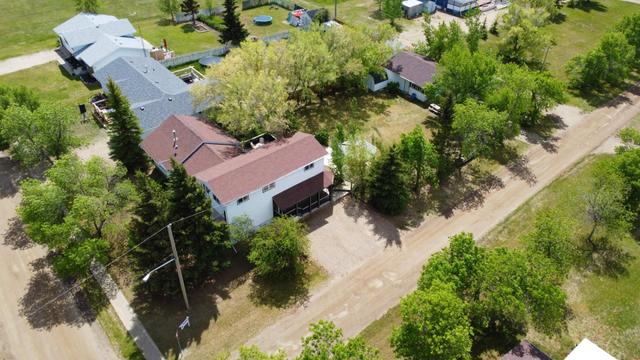 102 3rd Street W, House detached with 4 bedrooms, 3 bathrooms and 5 parking in Marsden SK | Image 3
