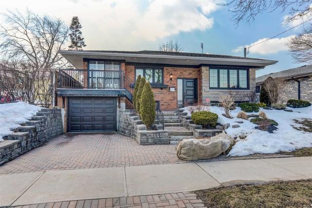 4 Medley Cres, House detached with 3 bedrooms, 2 bathrooms and 4 parking in Toronto ON | Image 1