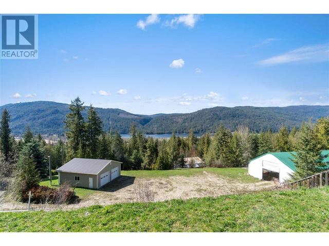 8097 Seed Road, House detached with 5 bedrooms, 4 bathrooms and 4 parking in North Okanagan F BC | Image 10