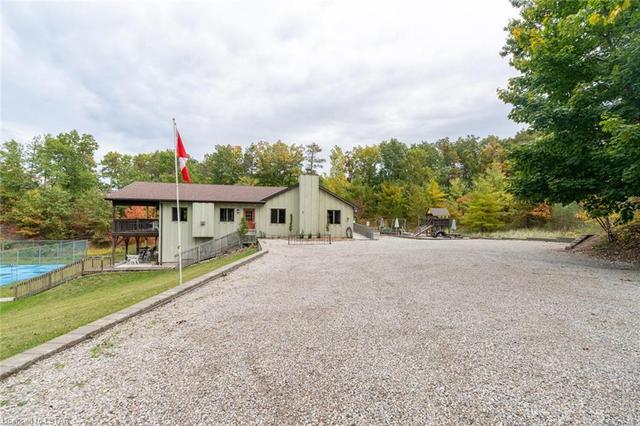 10309 Pinetree Drive, House detached with 3 bedrooms, 2 bathrooms and null parking in Lambton Shores ON | Image 43