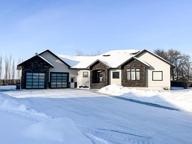 9402 108b Street, House detached with 5 bedrooms, 3 bathrooms and 8 parking in Mackenzie County AB | Image 1