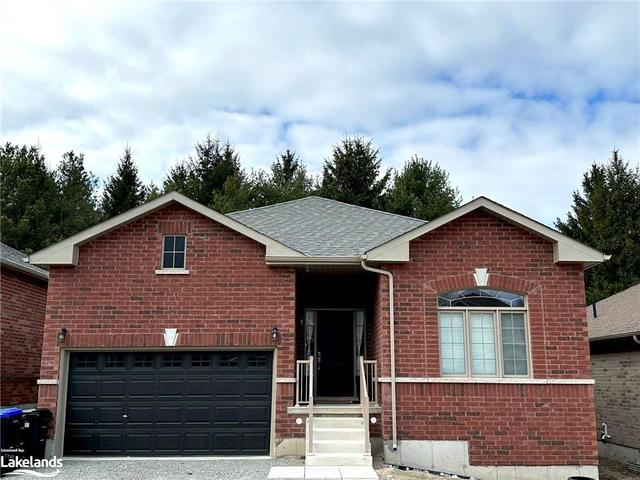 10 Revol Road, House detached with 3 bedrooms, 2 bathrooms and 5 parking in Penetanguishene ON | Image 1