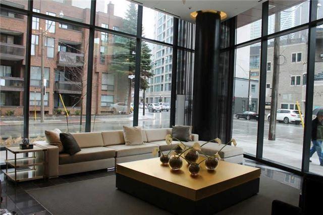 703 - 32 Davenport Rd, Condo with 2 bedrooms, 2 bathrooms and 1 parking in Toronto ON | Image 3