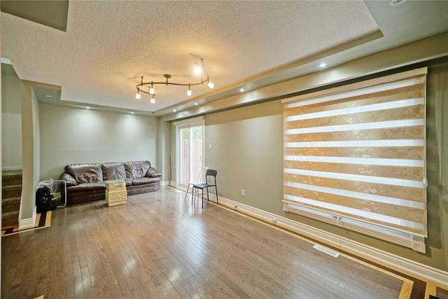 16 Kline Crt, House semidetached with 3 bedrooms, 3 bathrooms and 3 parking in Brampton ON | Image 34