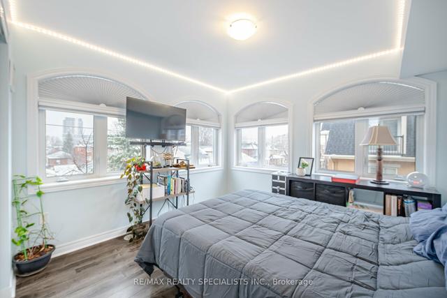213 - 370 Hopewell Ave, Townhouse with 2 bedrooms, 2 bathrooms and 1 parking in Toronto ON | Image 19