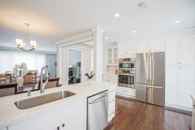 8 Derwent Crt, House detached with 3 bedrooms, 4 bathrooms and 6 parking in Toronto ON | Image 8