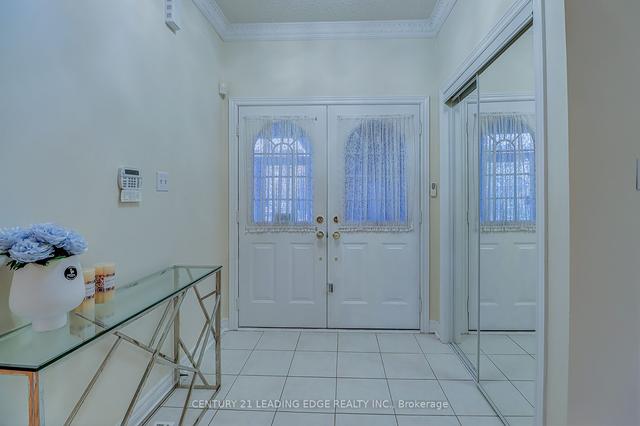 20 Hepburn St, House detached with 4 bedrooms, 5 bathrooms and 5 parking in Markham ON | Image 34