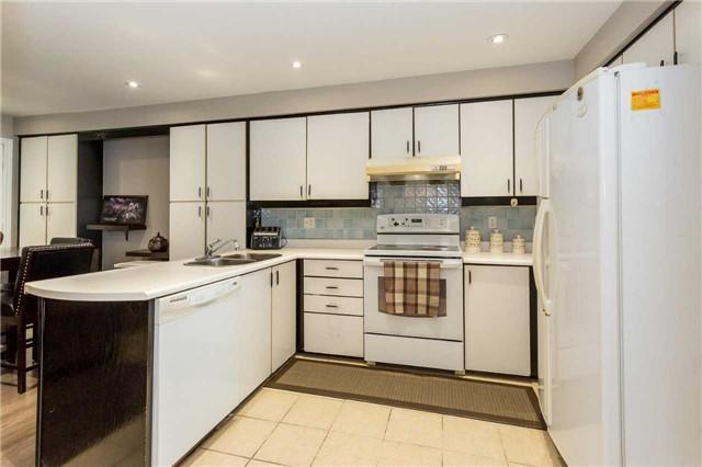 64 Leeward Dr, House detached with 3 bedrooms, 3 bathrooms and 2 parking in Brampton ON | Image 6