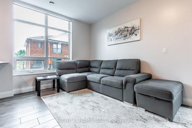 211 - 399 Queen St S, Condo with 2 bedrooms, 2 bathrooms and 1 parking in Kitchener ON | Image 3